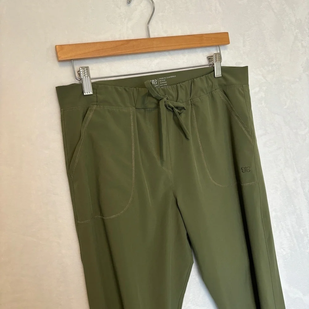 Albion Fit‎ women green jetsetter casual athletic pull on joggers size small